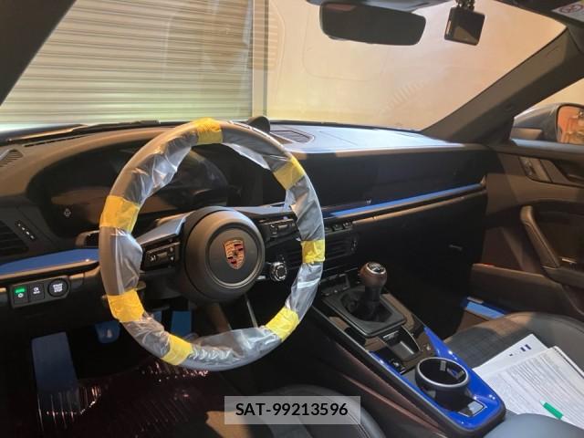 Porsche 911 2026-06 8362254-2