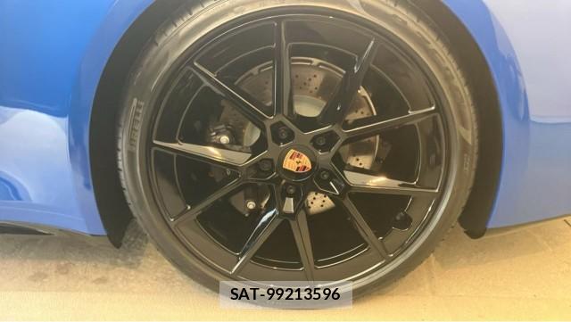 Porsche 911 2026-06 8362254-8