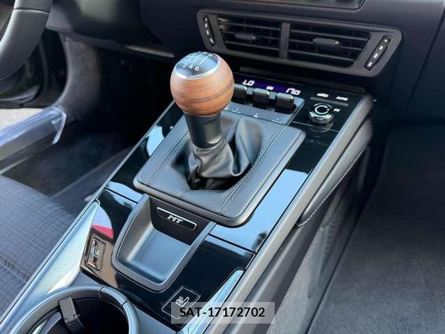 Porsche 911 2026-04 8363658-18