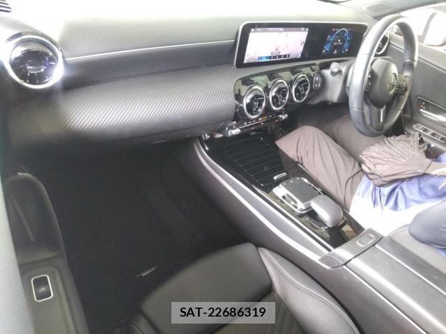 Mercedes Benz A-CLASS 2019-02 8362142-2