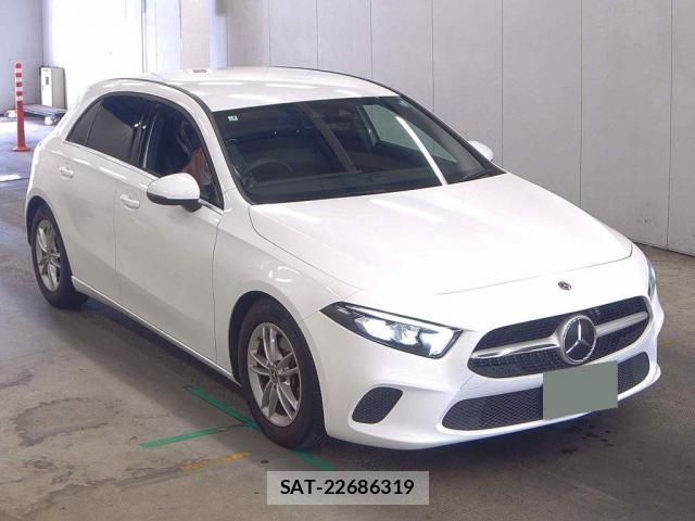 Mercedes Benz A-CLASS 2019-02 8362142-4