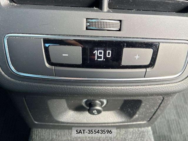 Audi A4 2017-05 8362159-10