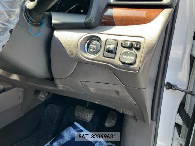 Toyota ALLION 2016-04 8361684-14