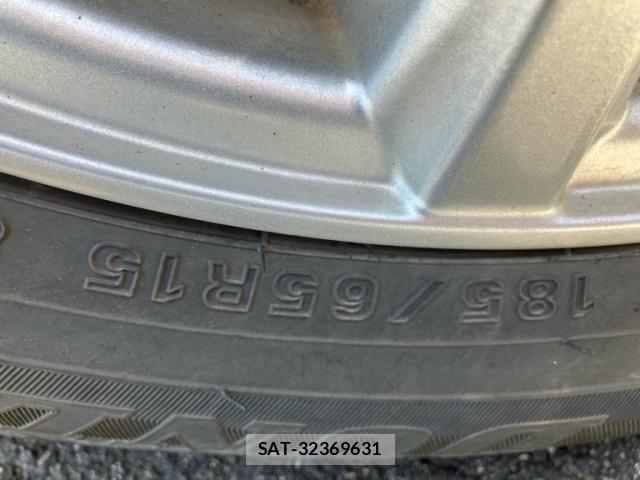 Toyota ALLION 2016-04 8361684-3
