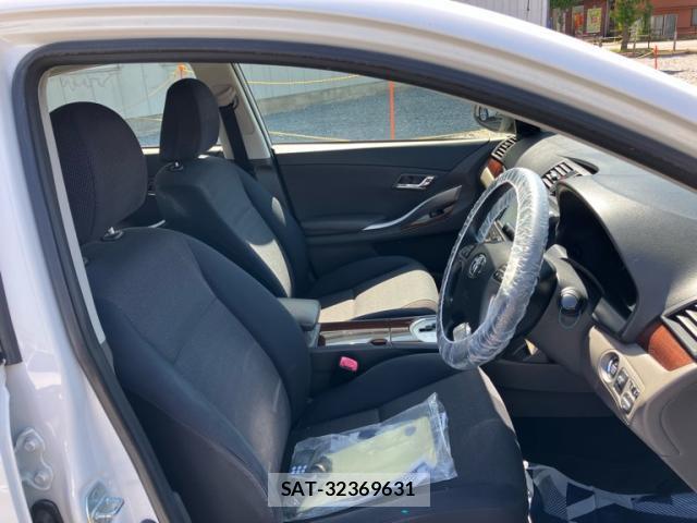 Toyota ALLION 2016-04 8361684-8