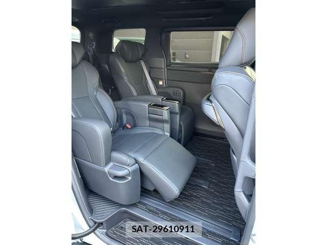 Toyota ALPHARD HYBRID 2025-07 8363130-4