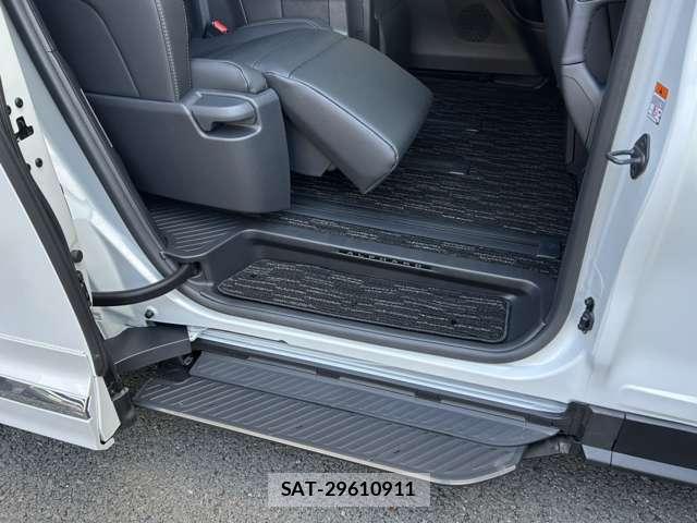 Toyota ALPHARD HYBRID 2025-07 8363130-6