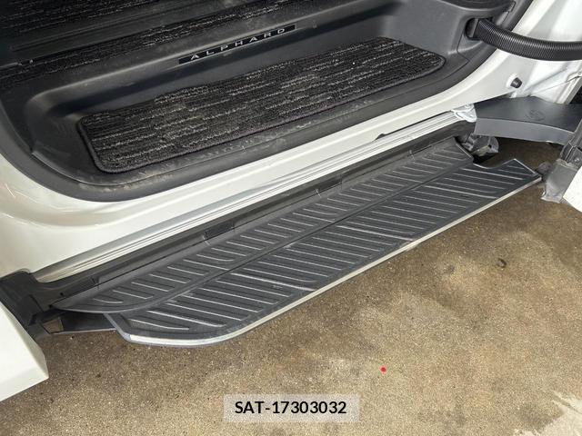 Toyota ALPHARD 2024-04 8360911-4