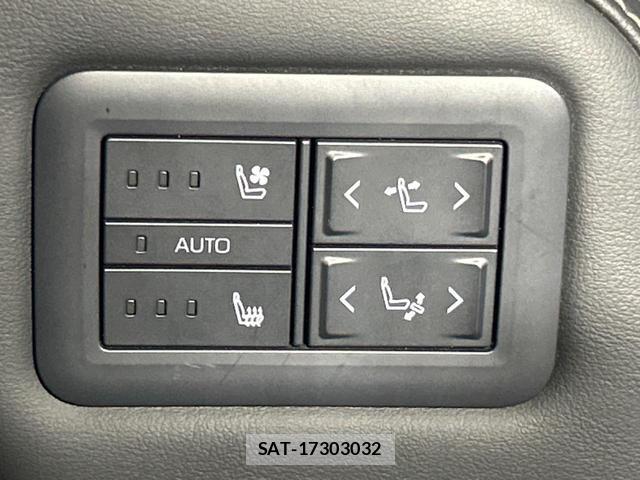 Toyota ALPHARD 2024-04 8360911-7