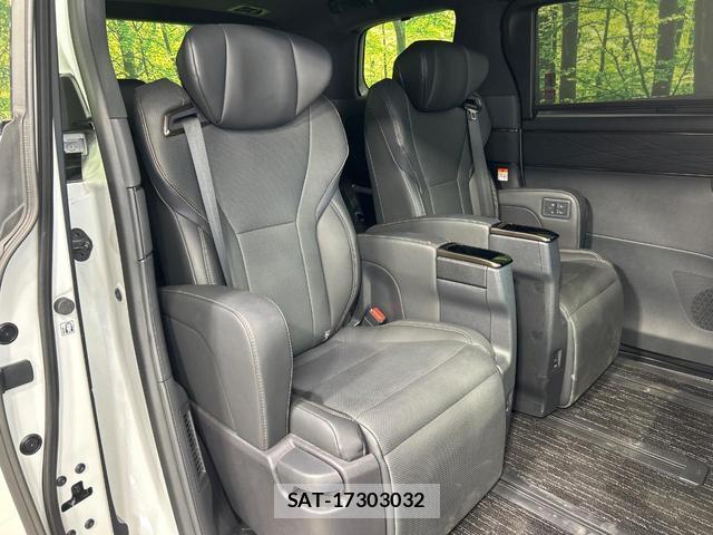 Toyota ALPHARD 2024-04 8360911-9