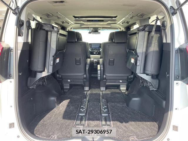 Toyota ALPHARD 2020-07 8361073-13