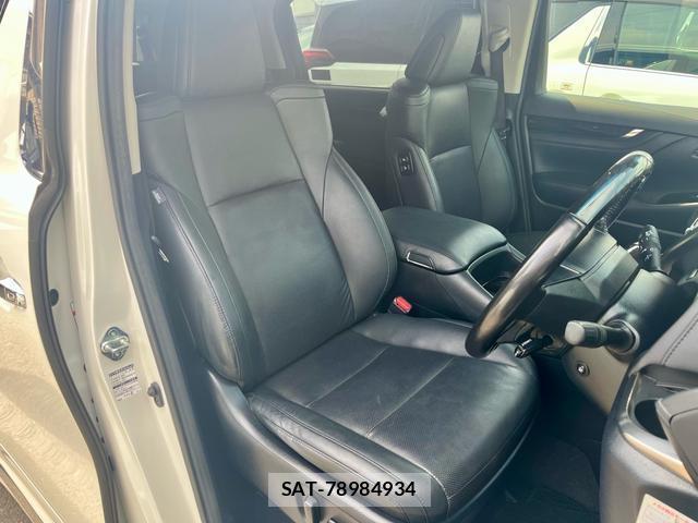 Toyota ALPHARD 2018-04 8361077-11