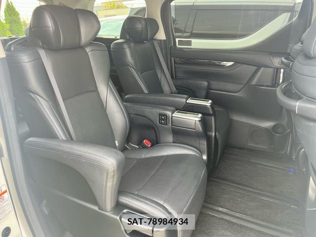 Toyota ALPHARD 2018-04 8361077-12