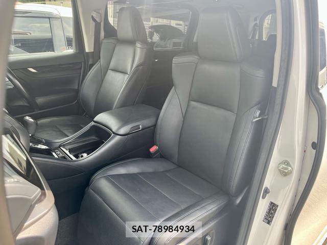 Toyota ALPHARD 2018-04 8361077-17