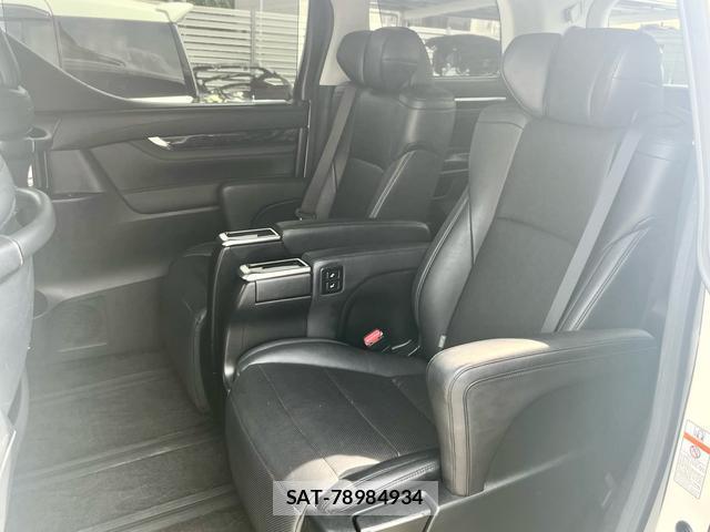 Toyota ALPHARD 2018-04 8361077-18