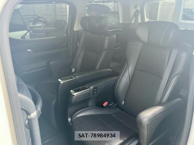 Toyota ALPHARD 2018-04 8361077-19