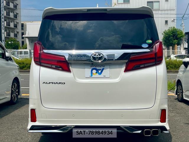 Toyota ALPHARD 2018-04 8361077-3