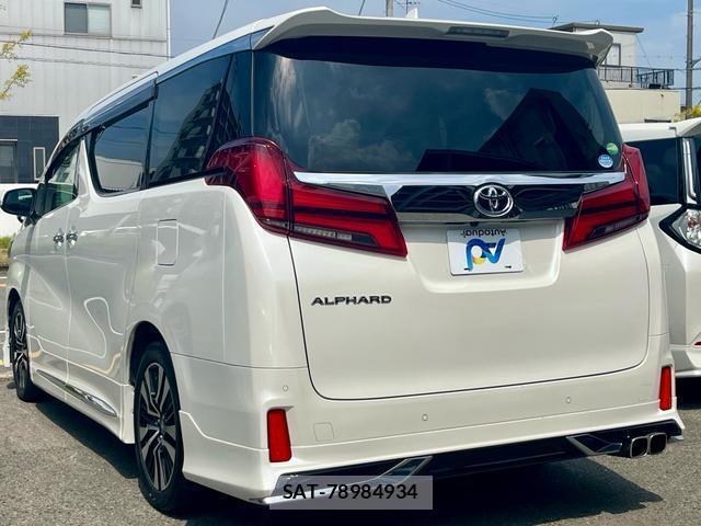 Toyota ALPHARD 2018-04 8361077-4