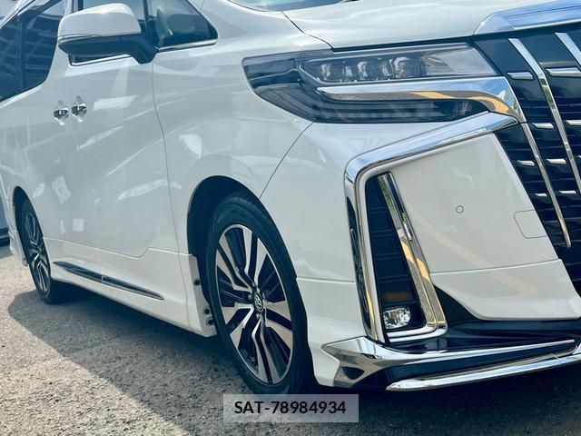 Toyota ALPHARD 2018-04 8361077-5