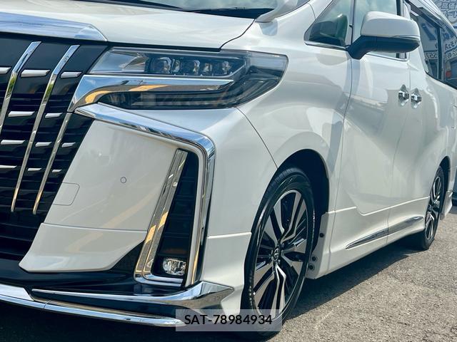 Toyota ALPHARD 2018-04 8361077-7