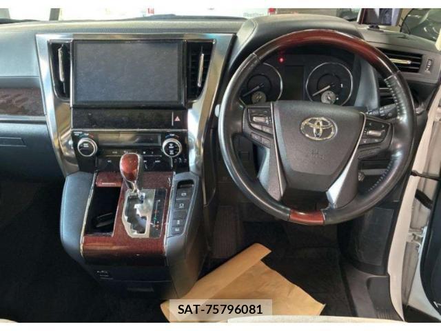 Toyota ALPHARD 2017-07 8361287-2