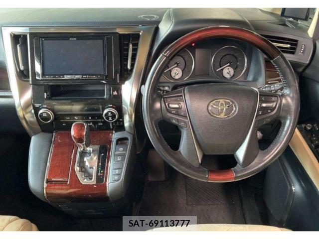 Toyota ALPHARD 2017-05 8361299-2