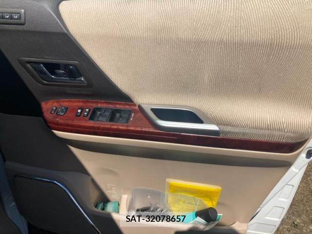 Toyota ALPHARD 2009-03 8361712-16