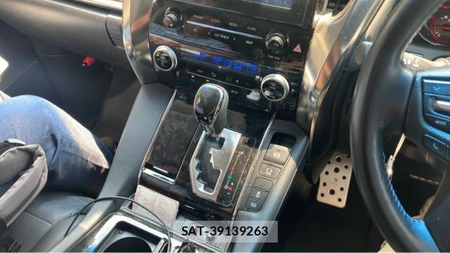 Toyota ALPHARD 2021-06 8362196-14