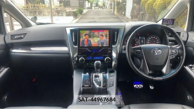 Toyota ALPHARD 2018-07 8362207-2