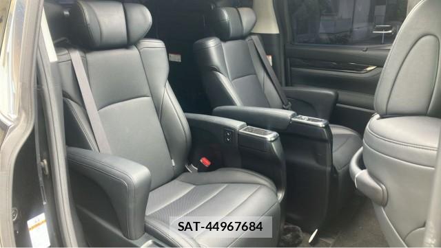Toyota ALPHARD 2018-07 8362207-6