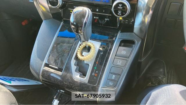 Toyota ALPHARD 2021-04 8362220-14