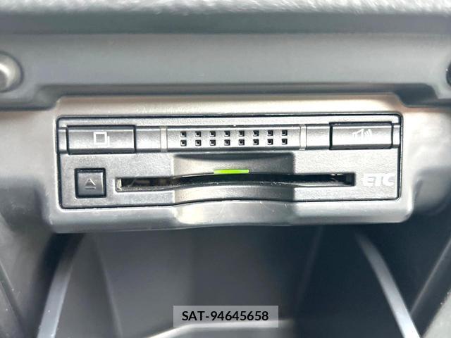 Toyota ALPHARD 2012-06 8362755-4