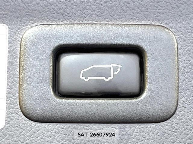 Toyota ALPHARD 2021-06 8363003-7