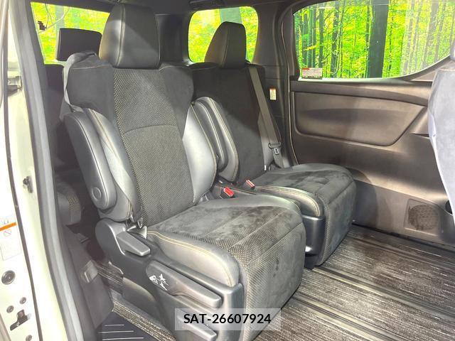 Toyota ALPHARD 2021-06 8363003-9