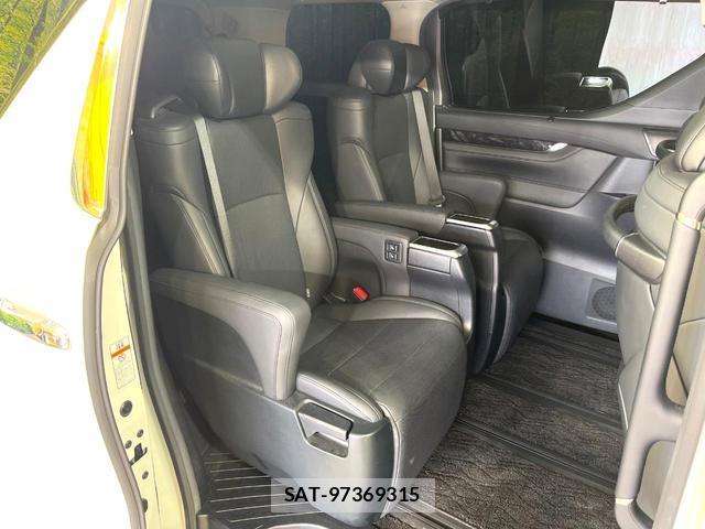 Toyota ALPHARD 2021-04 8363012-8