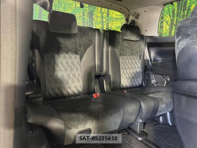 Toyota ALPHARD 2017-07 8363596-9