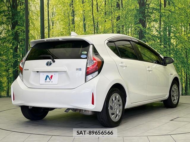 Toyota AQUA 2017-09 8360525-16