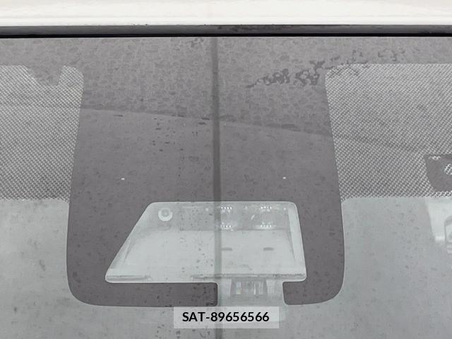 Toyota AQUA 2017-09 8360525-2