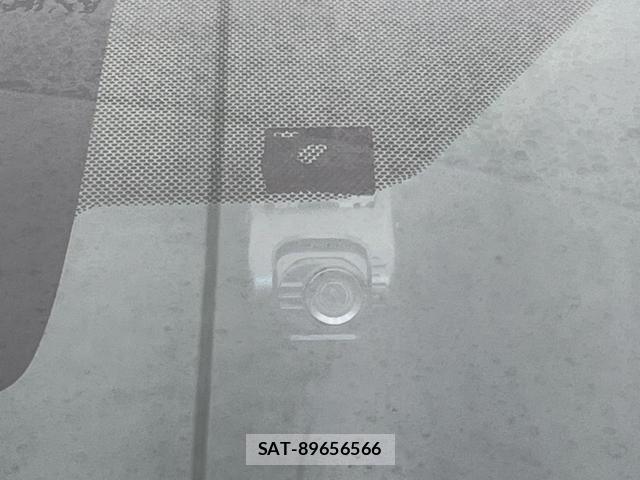 Toyota AQUA 2017-09 8360525-6