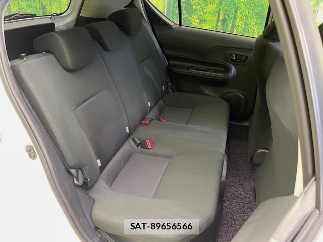 Toyota AQUA 2017-09 8360525-8