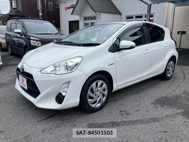 Toyota AQUA 2015-05 8360571-0