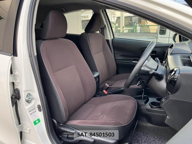 Toyota AQUA 2015-05 8360571-10