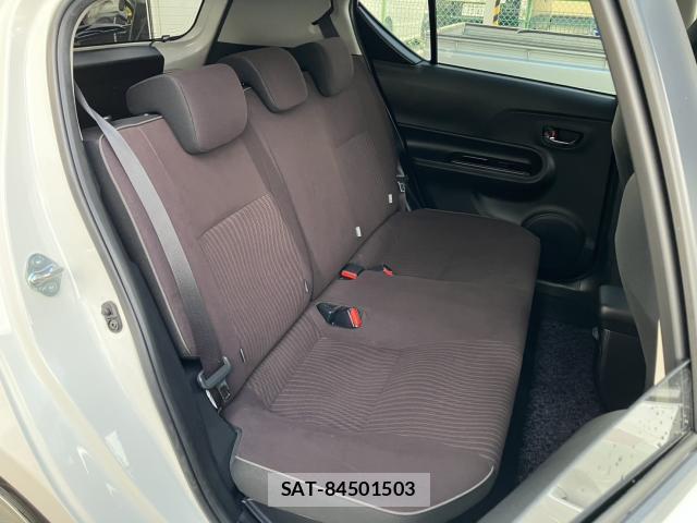 Toyota AQUA 2015-05 8360571-11