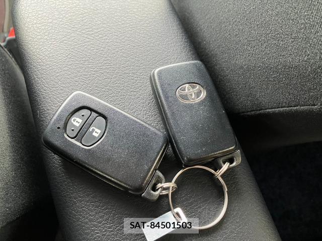 Toyota AQUA 2015-05 8360571-4