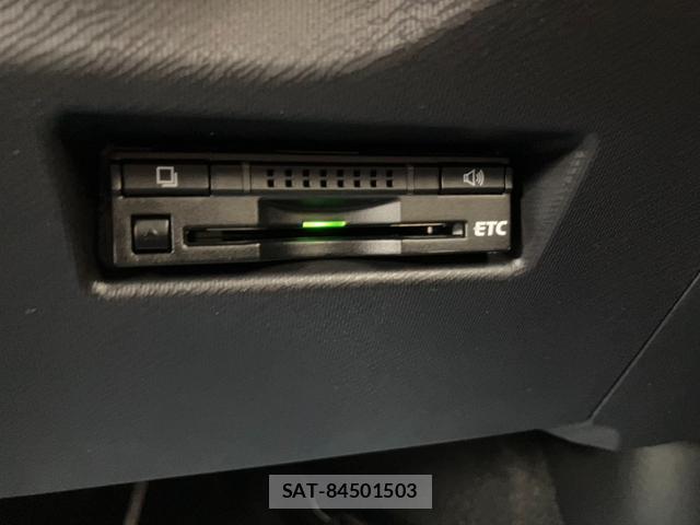 Toyota AQUA 2015-05 8360571-7