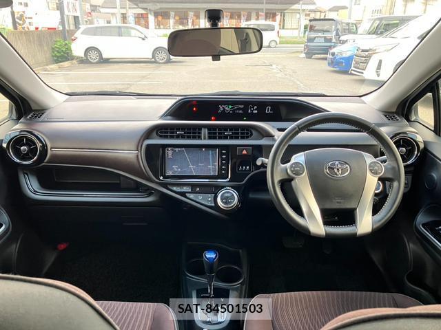Toyota AQUA 2015-05 8360571-8