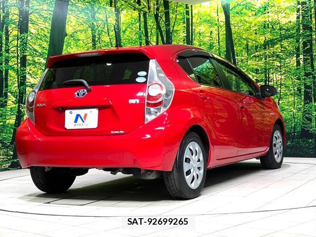 Toyota AQUA 2014-03 8360794-17