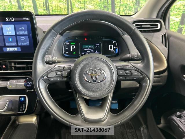 Toyota AQUA 2022-01 8360917-10