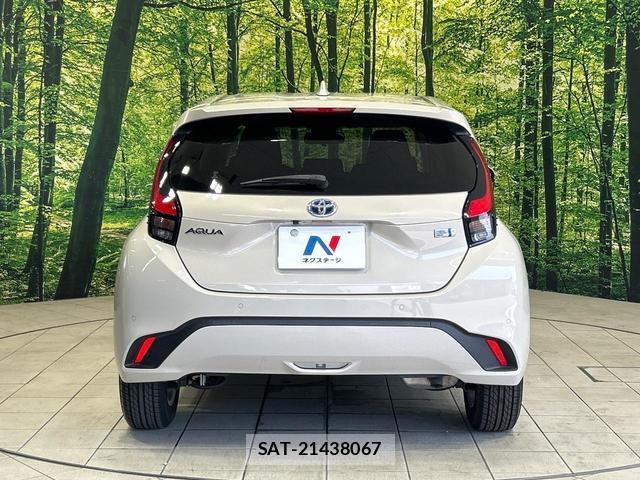 Toyota AQUA 2022-01 8360917-14