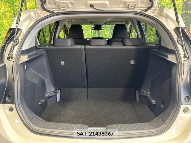 Toyota AQUA 2022-01 8360917-9
